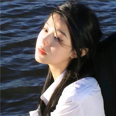 蒙娜丽莎与血月亮